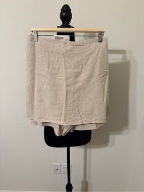 Old Navy Beige Skort with Smooth Front